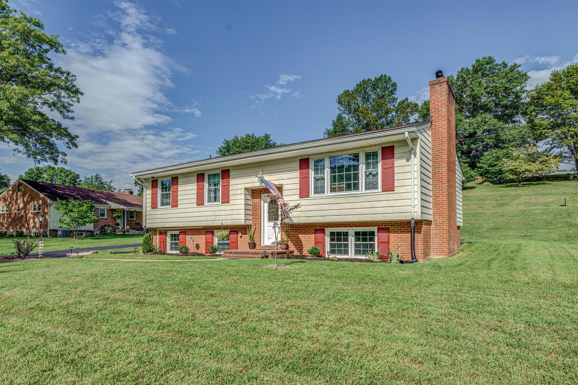 3477 Old Towne Road Southwest Roanoke, VA 24018 - Photo 1 of 33 01-DSC5878_79_80_81_82