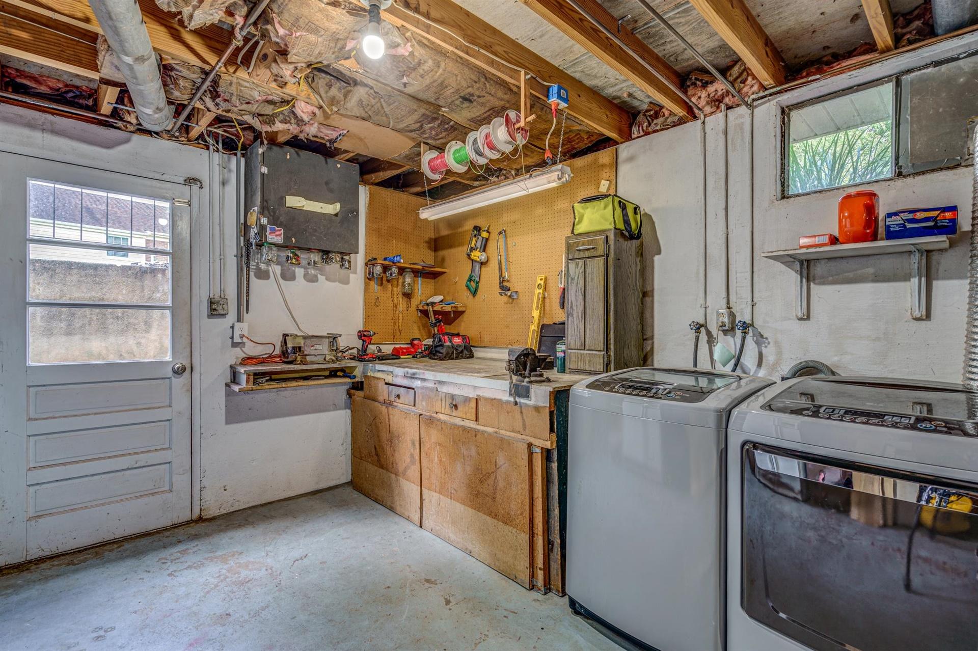 3477 Old Towne Road Southwest Roanoke, VA 24018 - Photo 22 of 33 23-DSC5823_4_5_6_7