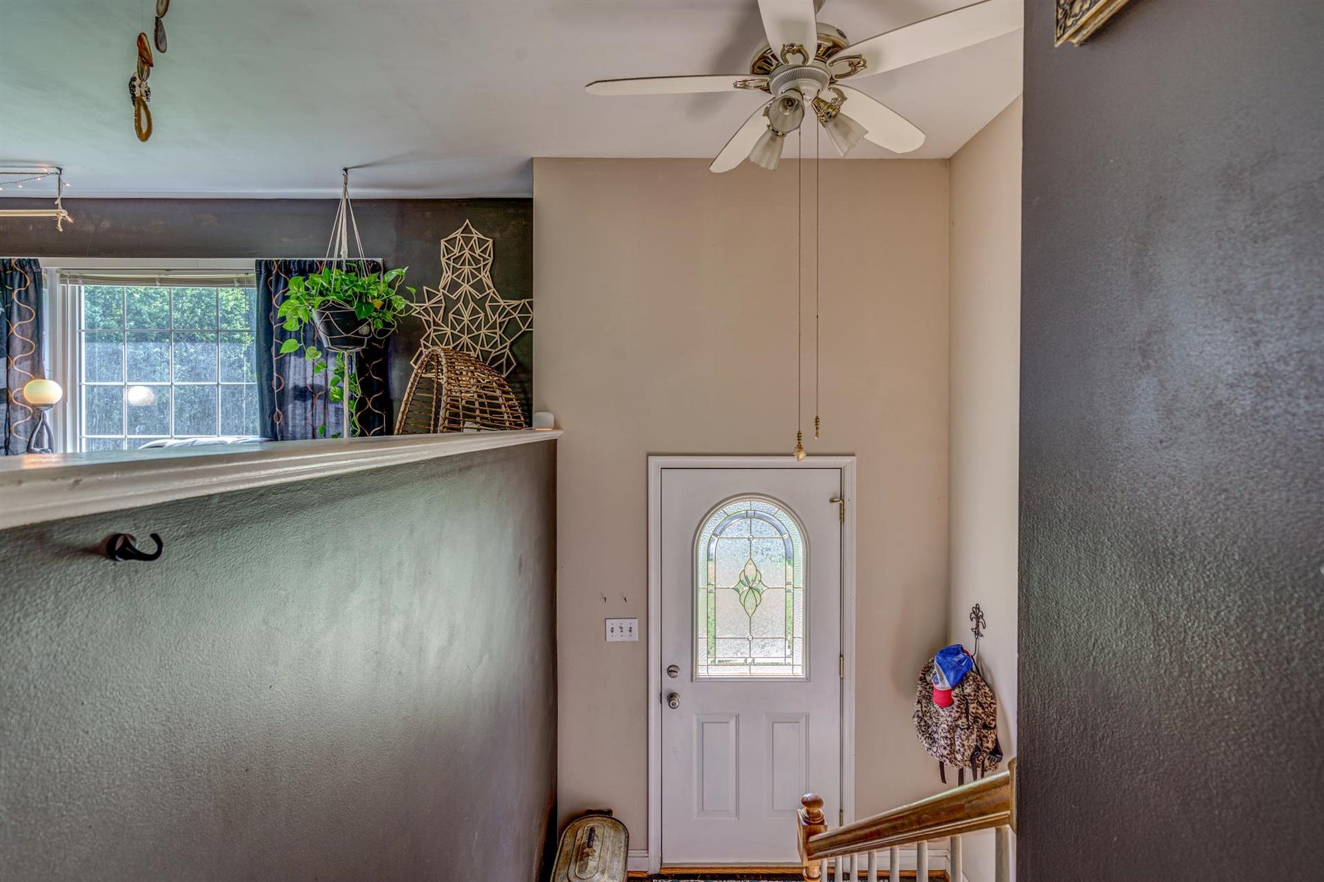 3477 Old Towne Road Southwest Roanoke, VA 24018 - Photo 4 of 33 04-DSC5693_4_5_6_7