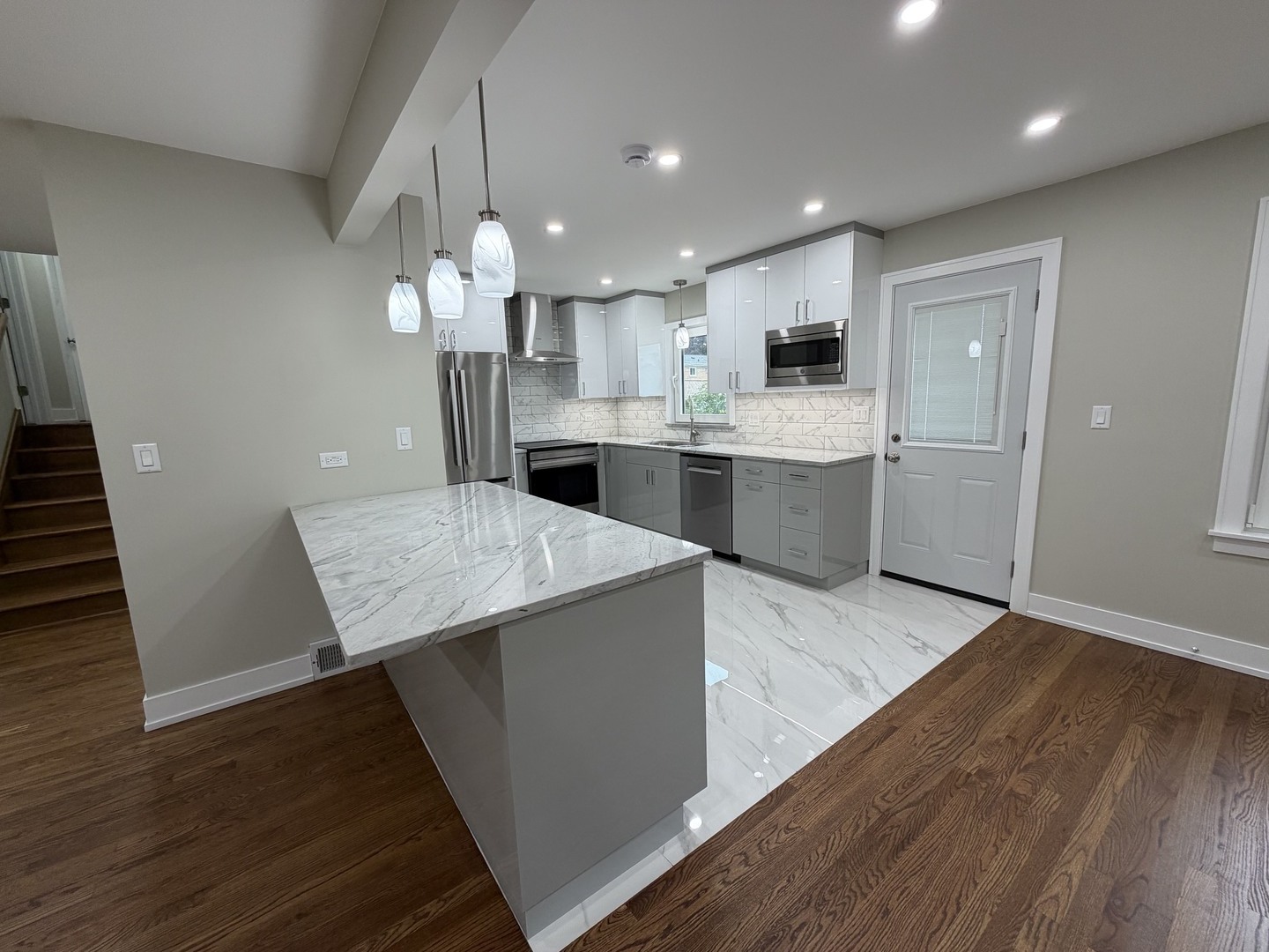 966 Iowa Avenue Addison, IL 60101 - Photo 5 of 17 Gallery Image 5