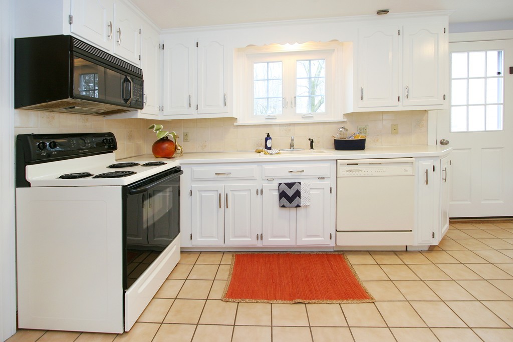 26 Morrison Road Wakefield, MA 01880 - Photo 12 of 30 Gallery Image 12