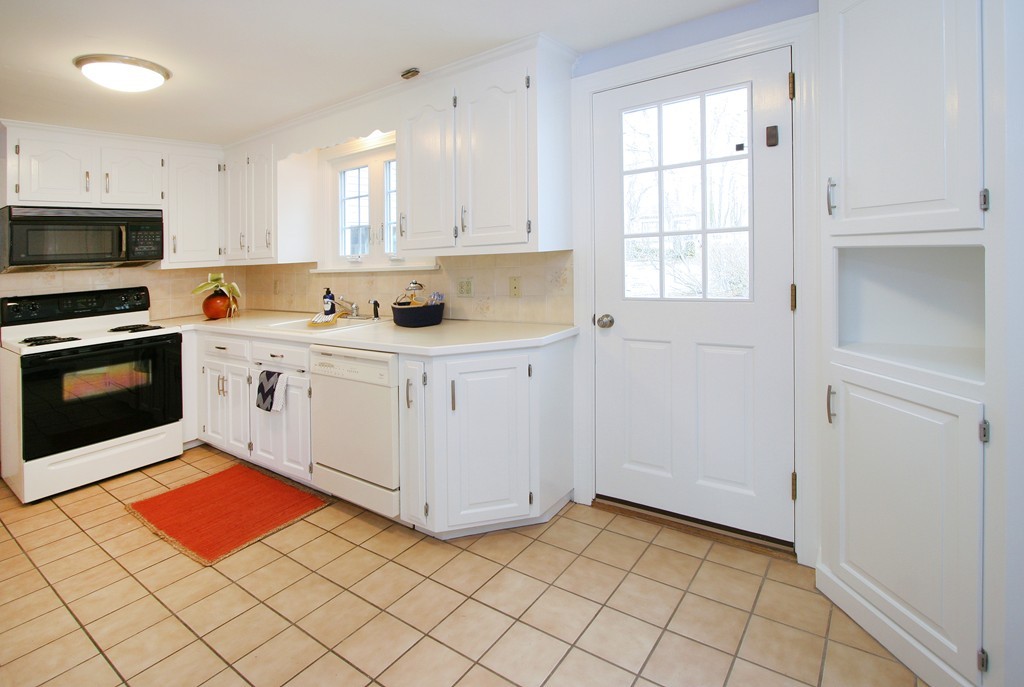26 Morrison Road Wakefield, MA 01880 - Photo 8 of 30 Gallery Image 8