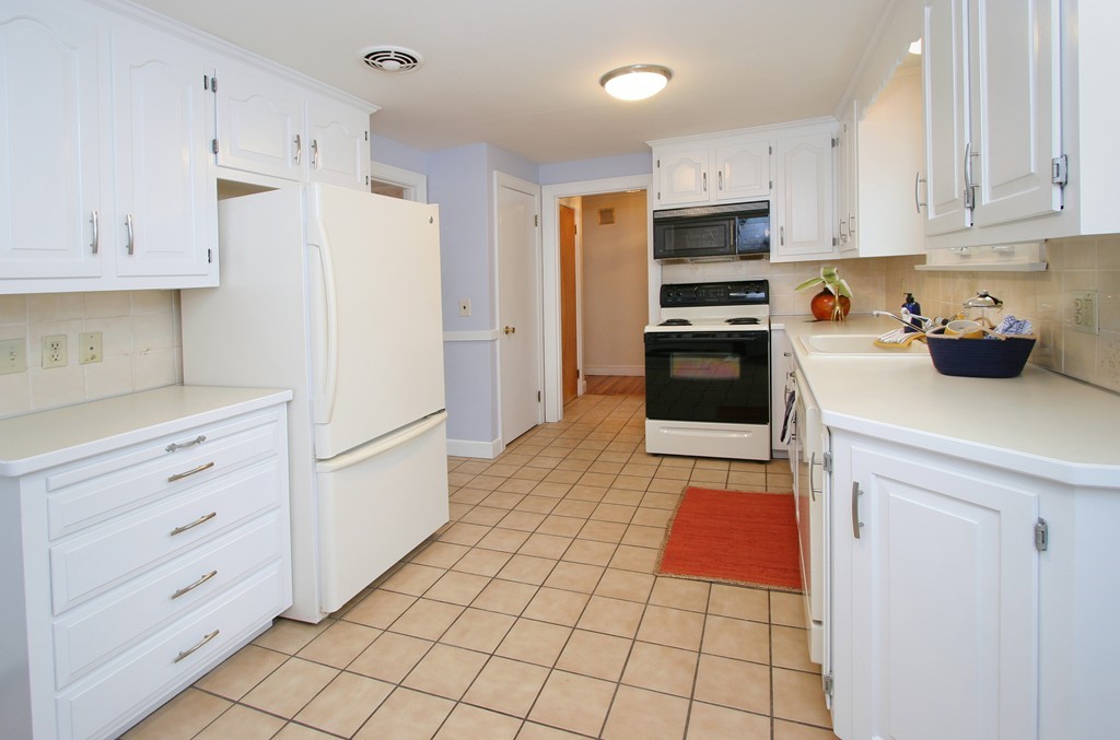 26 Morrison Road Wakefield, MA 01880 - Photo 10 of 30 Gallery Image 10