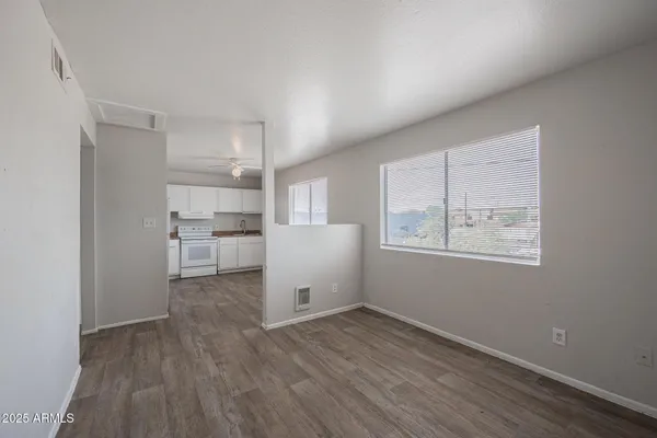 $895 | 622 North 30th Place, Unit 4, Phoenix, AZ 85008