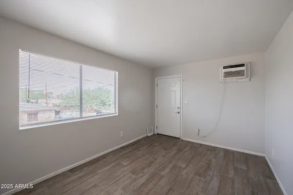 $895 | 622 North 30th Place, Unit 4, Phoenix, AZ 85008