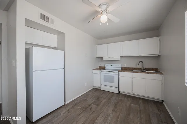 $895 | 622 North 30th Place, Unit 4, Phoenix, AZ 85008