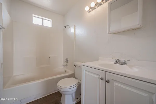 $895 | 622 North 30th Place, Unit 4, Phoenix, AZ 85008