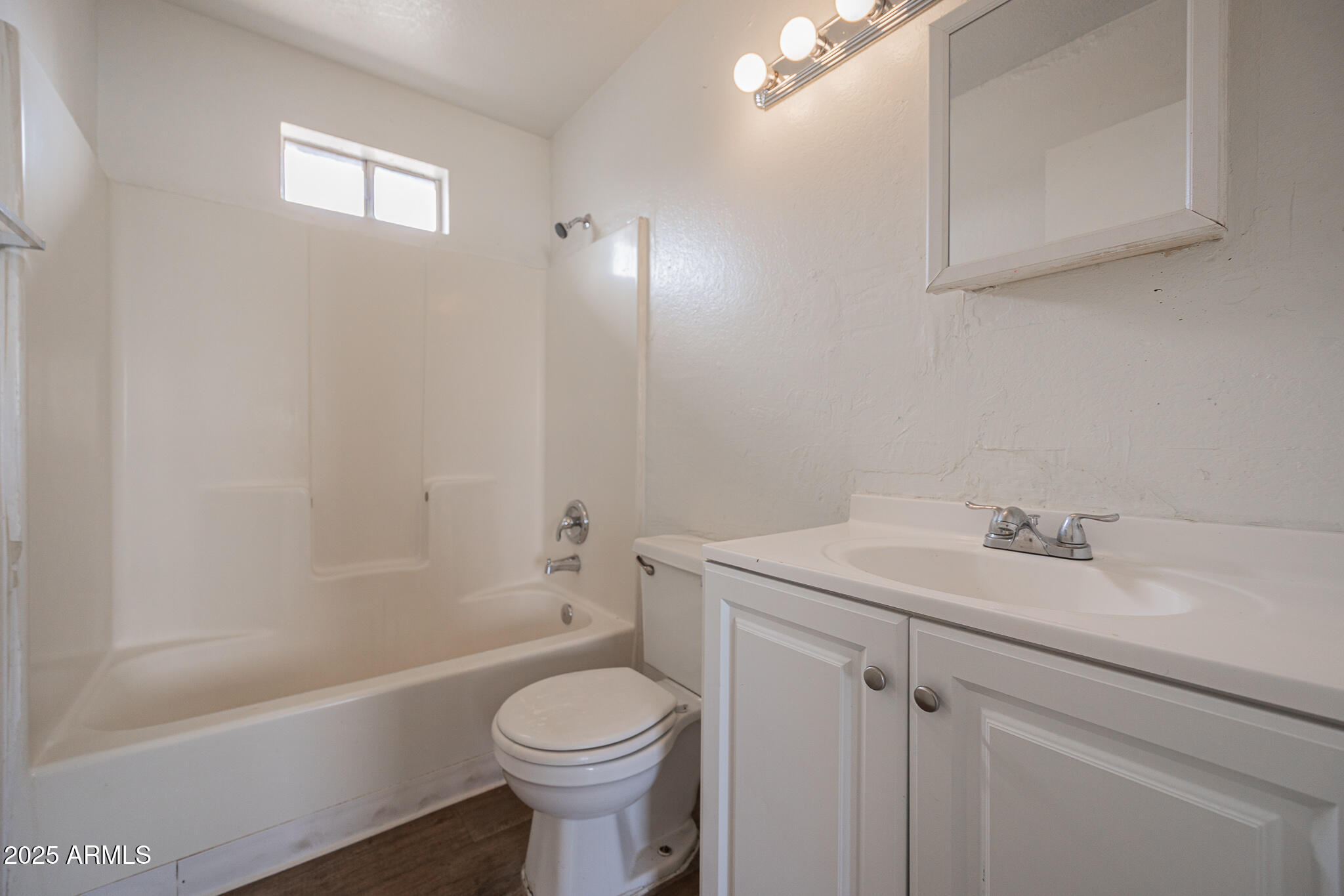 622 North 30th Place, Unit 4 Phoenix, AZ 85008 - Photo 8 of 12 B33A8121