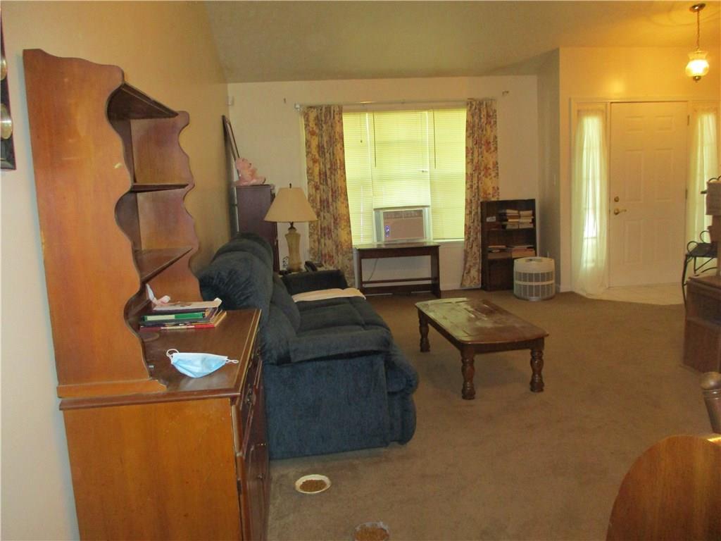 11852 Shannon Pointe Road Indianapolis, IN 46229 - Photo 8 of 28 Gallery Image 8
