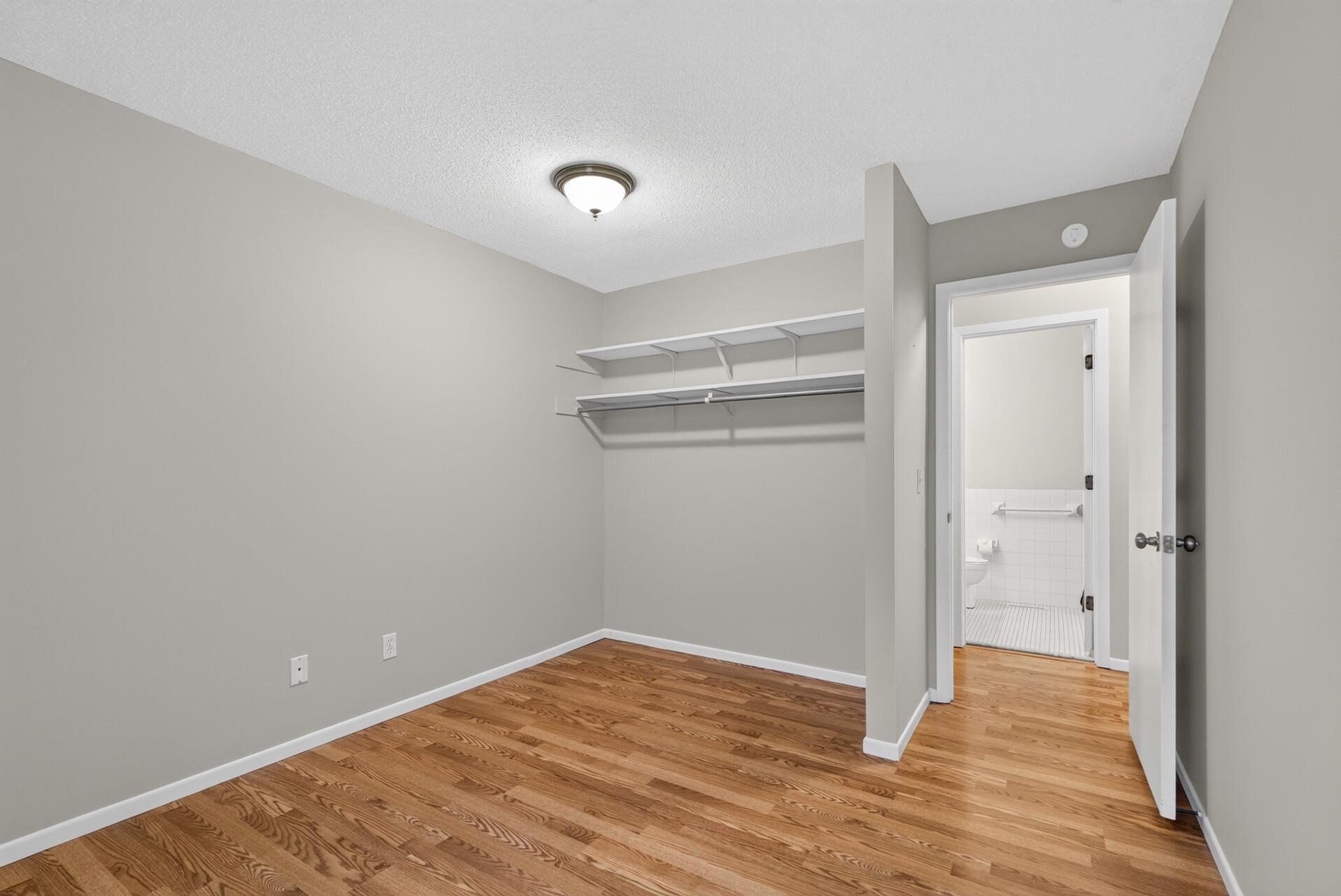 2502 Unity Avenue North Minneapolis, MN 55422 - Photo 26 of 34