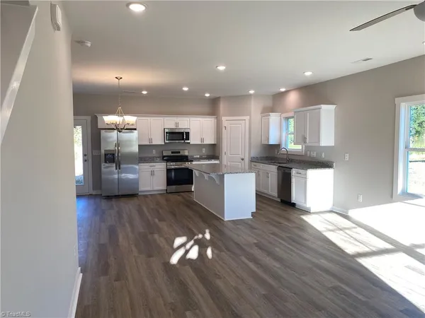 $318,999 | 1016 Fairfield Drive, Yadkinville, NC 27055