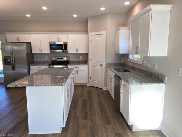 $318,999 | 1016 Fairfield Drive, Yadkinville, NC 27055