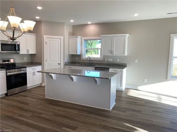 $318,999 | 1016 Fairfield Drive, Yadkinville, NC 27055