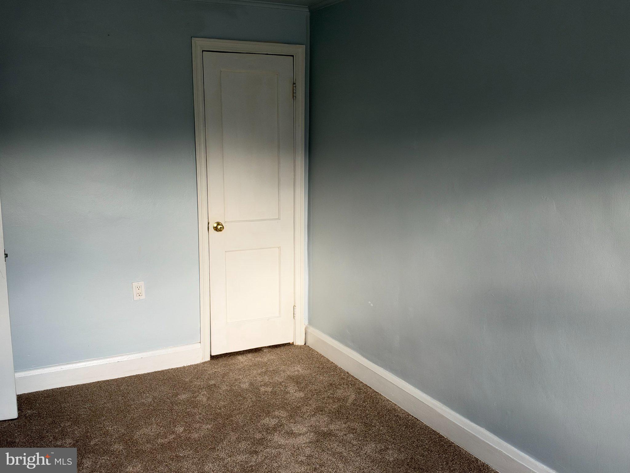 216 West Edgevale Road Brooklyn, MD 21225 - Photo 6 of 11 Gallery Image 6