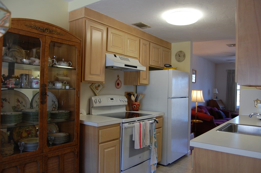 84 Walpole Street, Unit 7B Canton, MA 02021 - Photo 3 of 26 Gallery Image 3