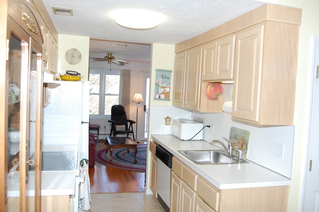 84 Walpole Street, Unit 7B Canton, MA 02021 - Photo 4 of 26 Gallery Image 4