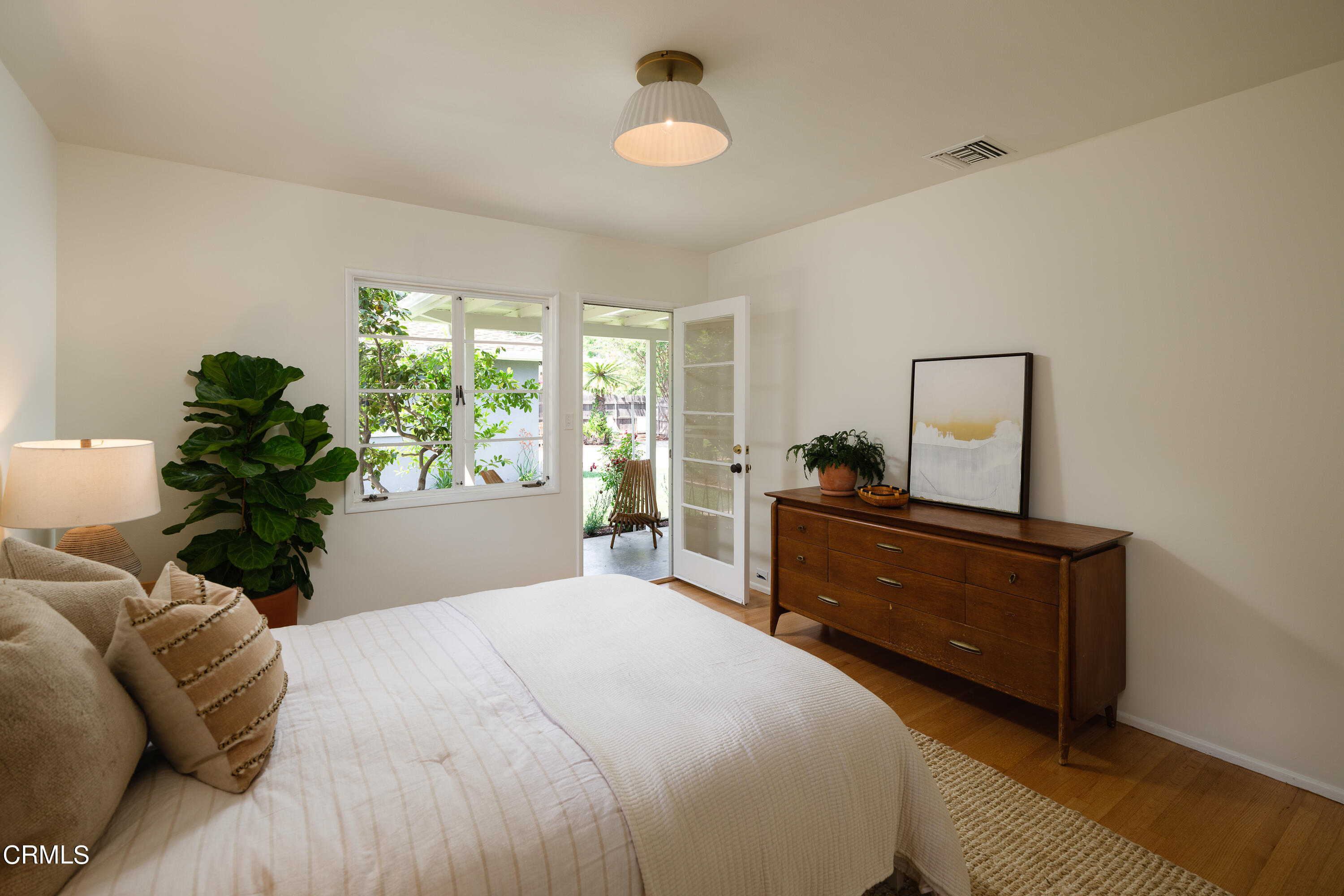 2401 Queensberry Road Pasadena, CA 91104 - Photo 25 of 41 NPW_2401Queensberry_025_FLEXMLS