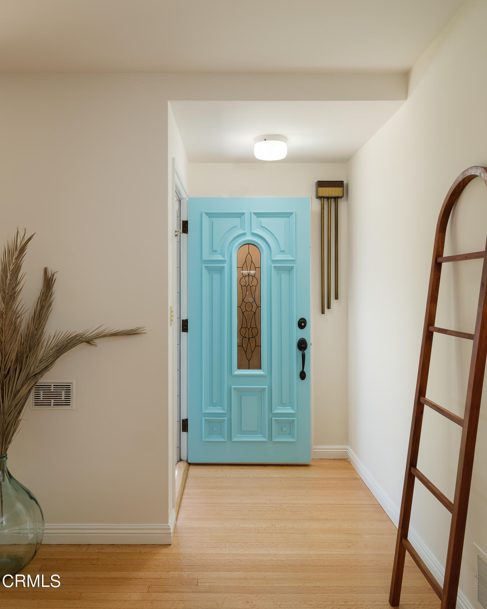 2401 Queensberry Road Pasadena, CA 91104 - Photo 7 of 41 NPW_2401Queensberry_007_FLEXMLS