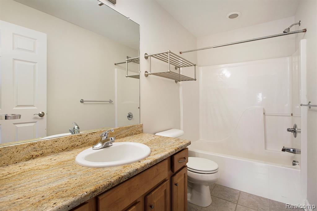 283 South Zeeb Road, Unit 204 Ann Arbor, MI 48103 - Photo 18 of 28