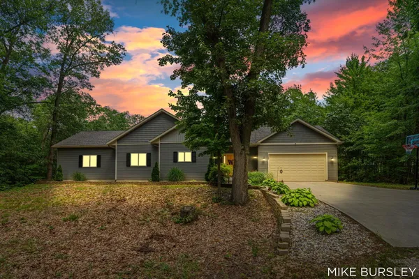 $474,900 | 3040 Jamestown Lane, Fruitport, MI 49415
