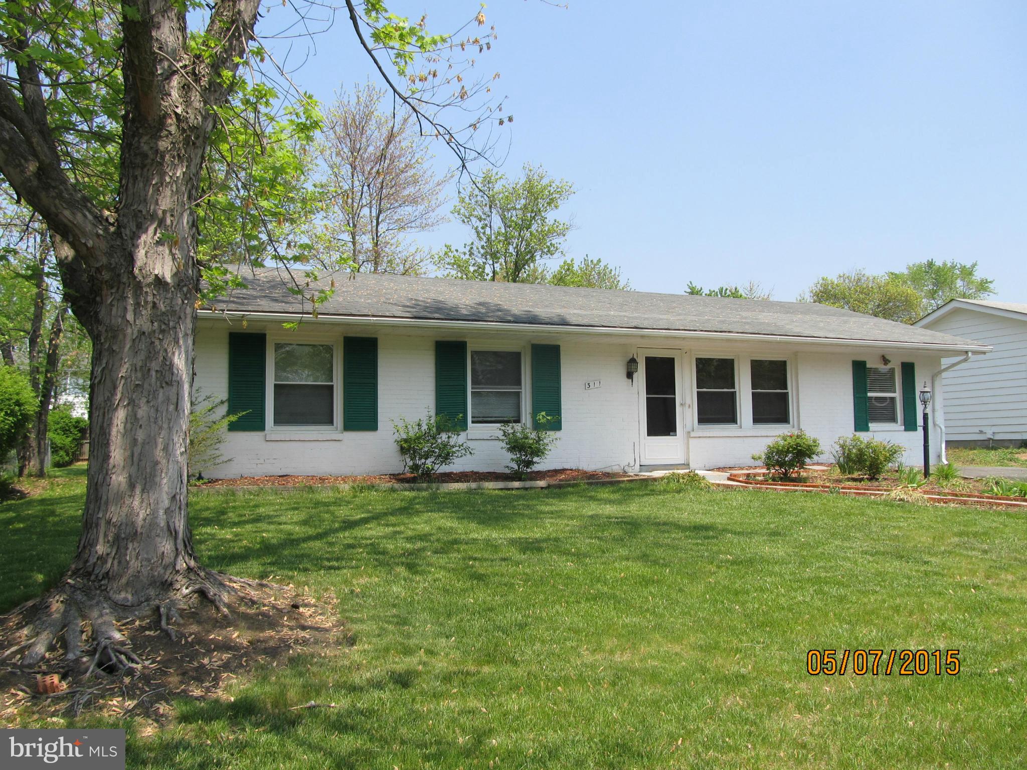 311 Poplar Road Sterling, VA 20164 - Photo 14 of 27 Exterior (Front)