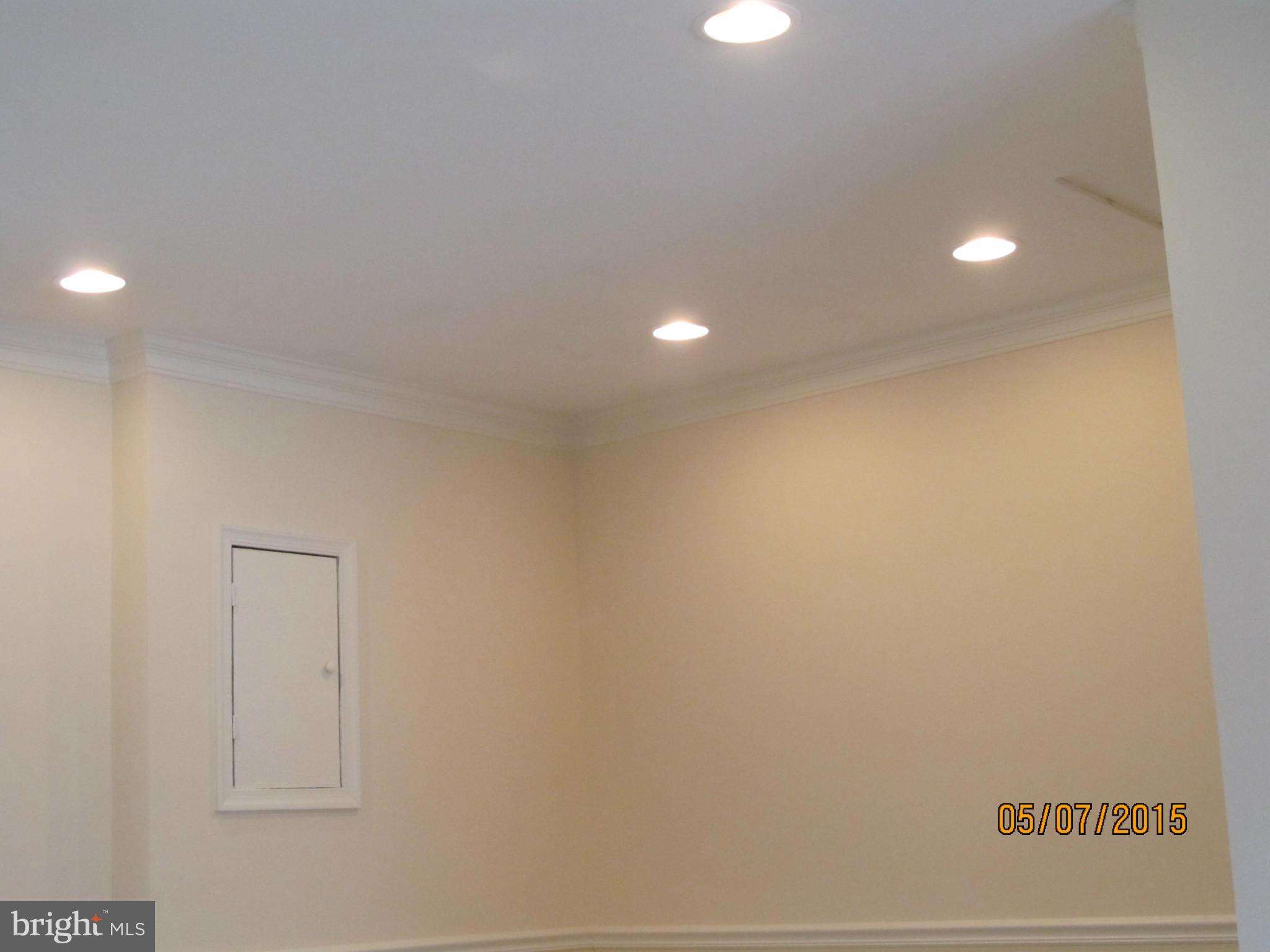 311 Poplar Road Sterling, VA 20164 - Photo 5 of 27 Interior (General)