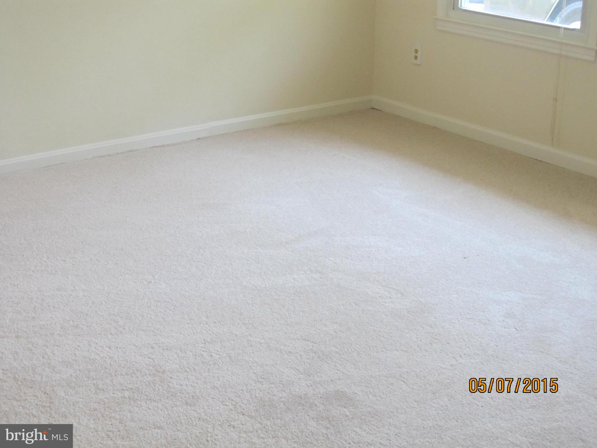 311 Poplar Road Sterling, VA 20164 - Photo 8 of 27 Family Room