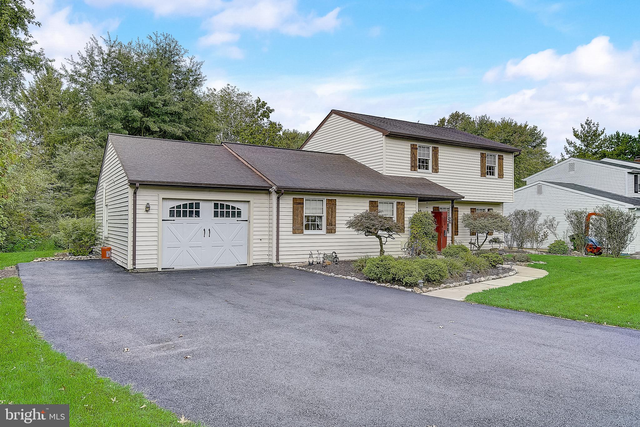 236 Spring Lane Perkasie, PA 18944 - Photo 4 of 59 Gallery Image 4