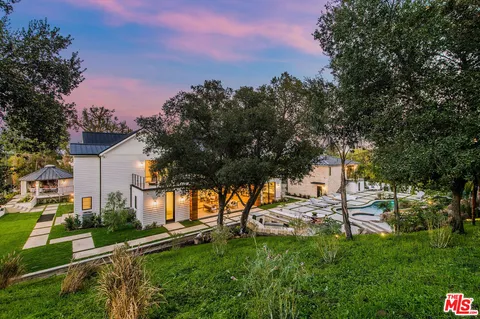 $6,495,000 | 18762 Wells Drive, Tarzana, CA 91356