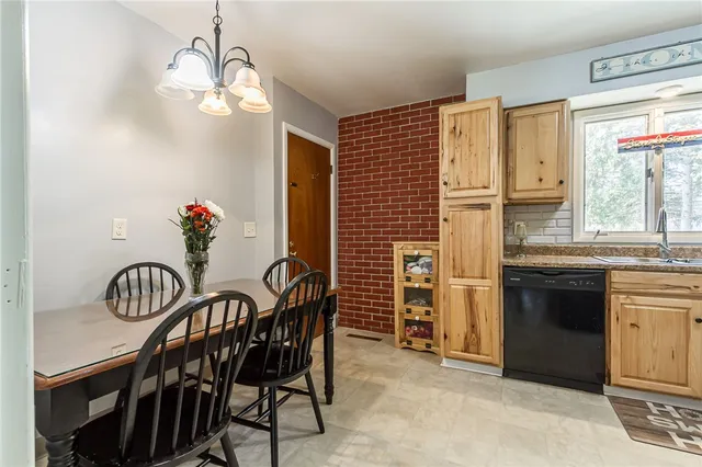 $259,900 | 48 Drummond Street, Auburn, NY 13021