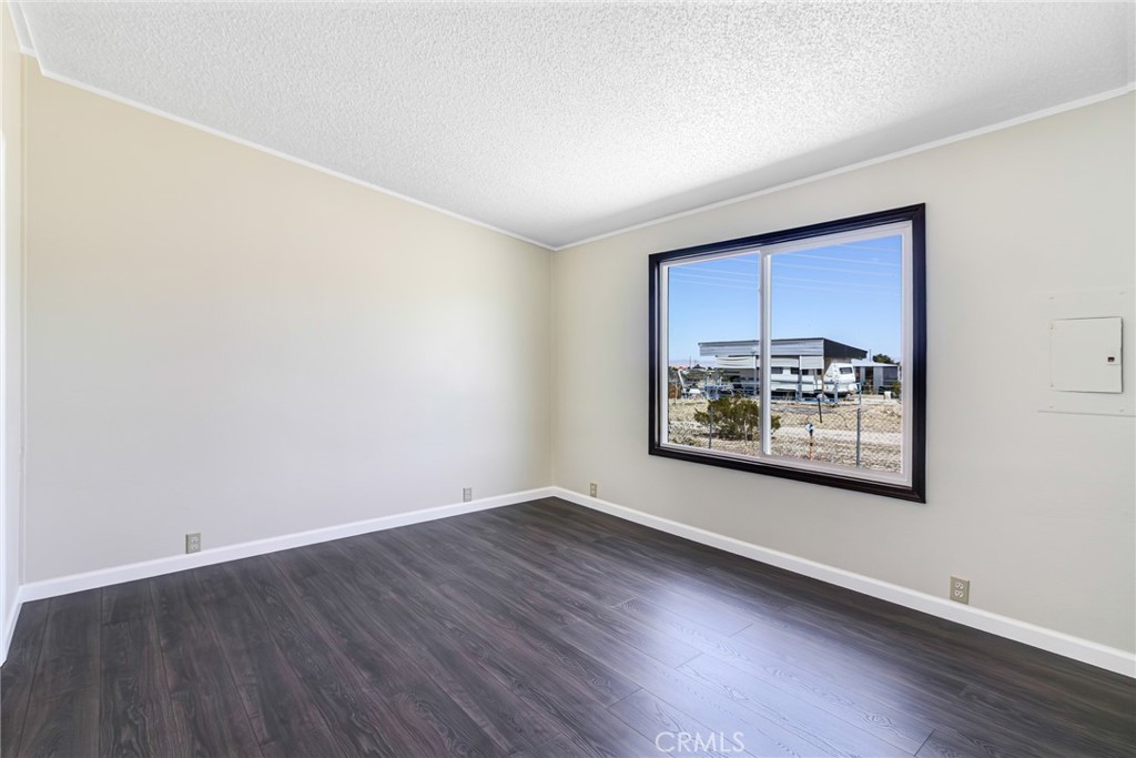 11781 Riggins Road Phelan, CA 92371 - Photo 7 of 16