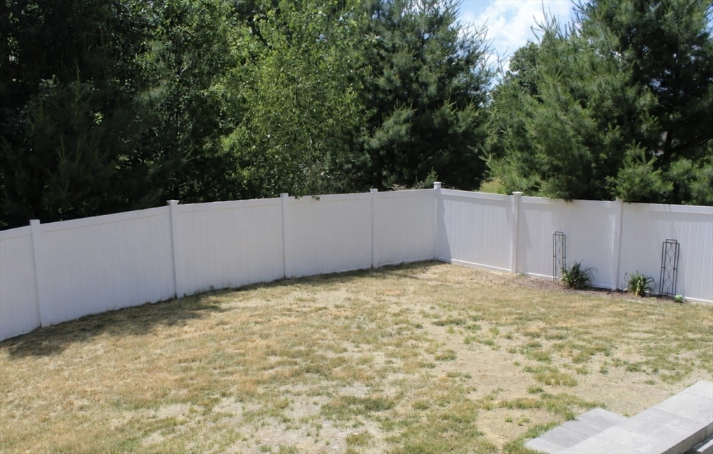 7 Tabor Road Uxbridge, MA 01569 - Photo 6 of 21
