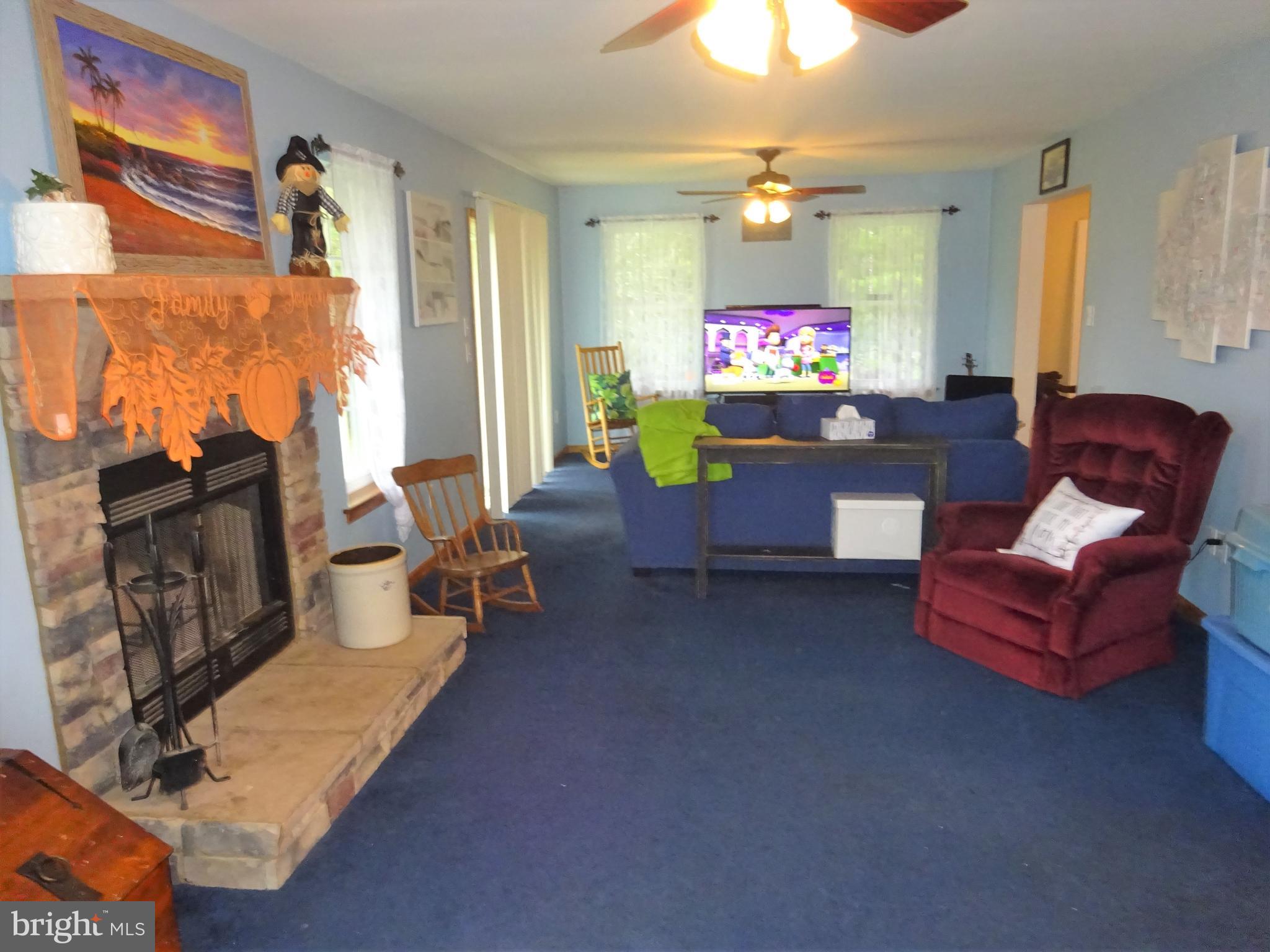 1172 Long Run Road Schuylkill Haven, PA 17972 - Photo 3 of 57 GREAT ROOM