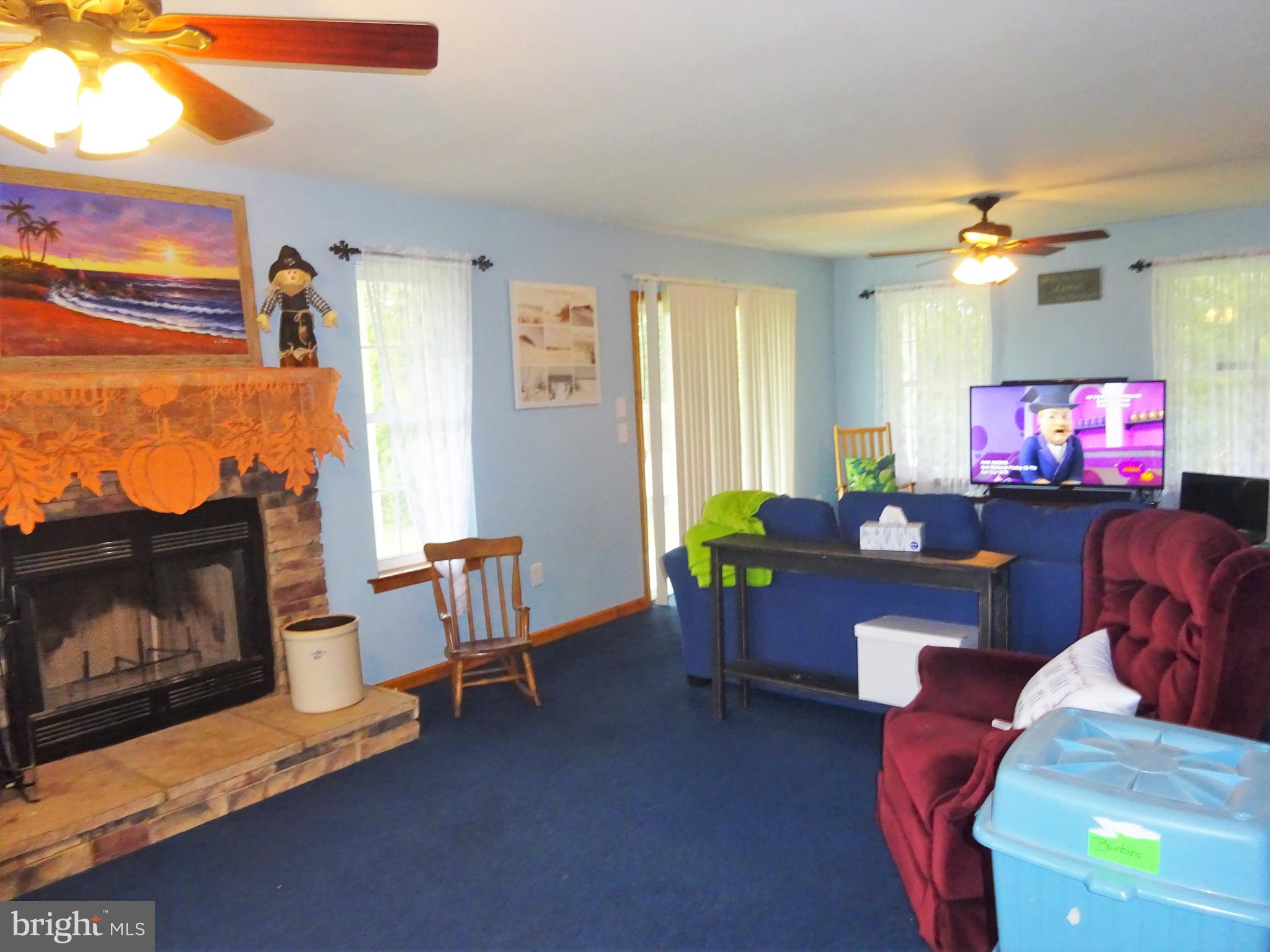 1172 Long Run Road Schuylkill Haven, PA 17972 - Photo 8 of 57 GREAT ROOM