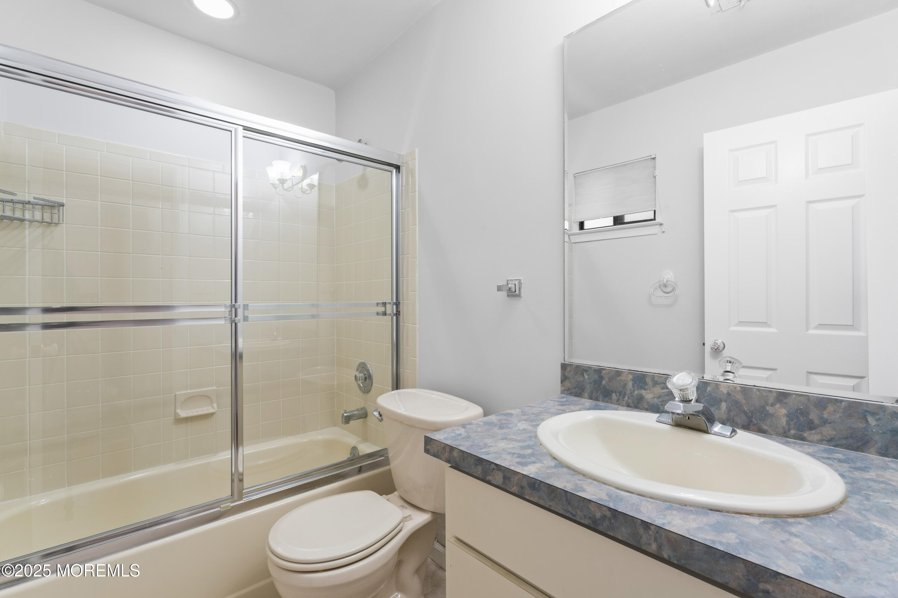 37 Sloop Square Freehold, NJ 07728 - Photo 19 of 30 2nd Full Bath