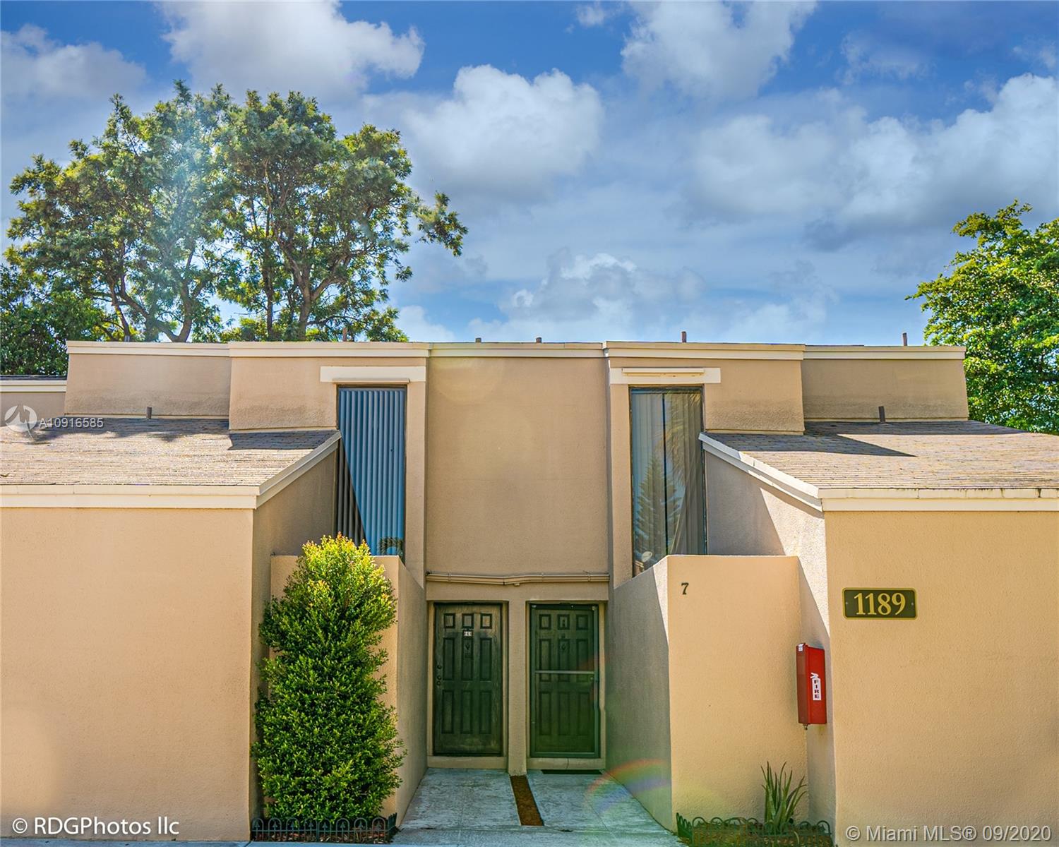 1189 Northwest 13th Street, Unit 6 Boca Raton, FL 33486 - Photo 1 of 21
