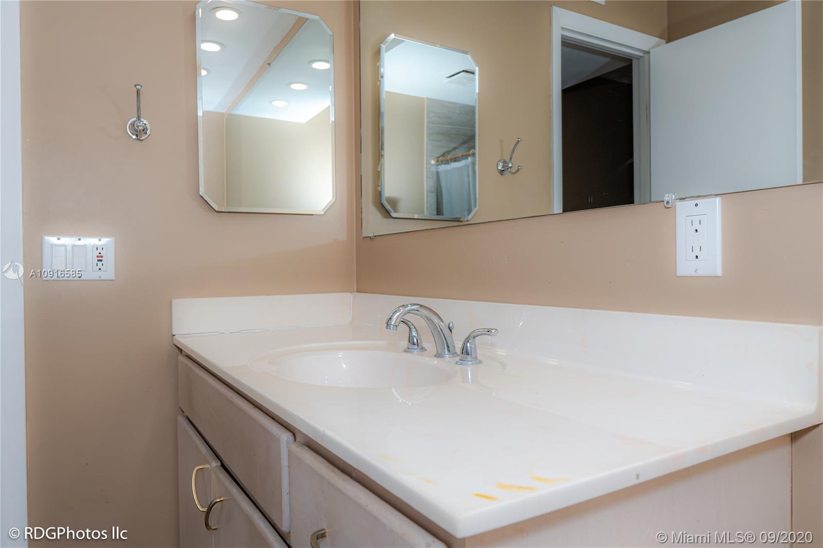 1189 Northwest 13th Street, Unit 6 Boca Raton, FL 33486 - Photo 19 of 21