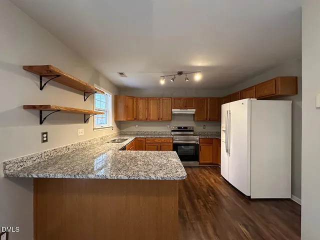 $1,750 | 306 Black Bird Court, Cary, NC 27511