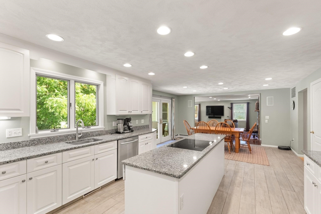 8 Riding Club Road Danvers, MA 01923 - Photo 15 of 43