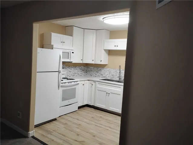 $1,075 | 4841 Highway 35 North, Unit 101, Rockport, TX 78382