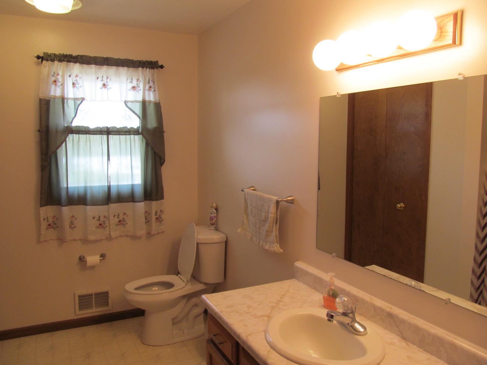 3811 Cecil Road Cadillac, MI 49601 - Photo 17 of 31 1897803-16.JPG