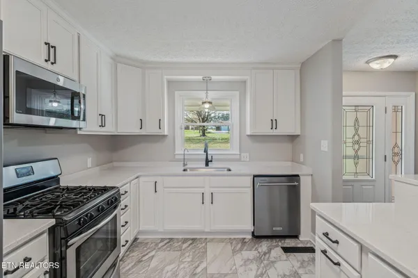 $575,000 | 7905 Brickyard Road, Powell, TN 37849