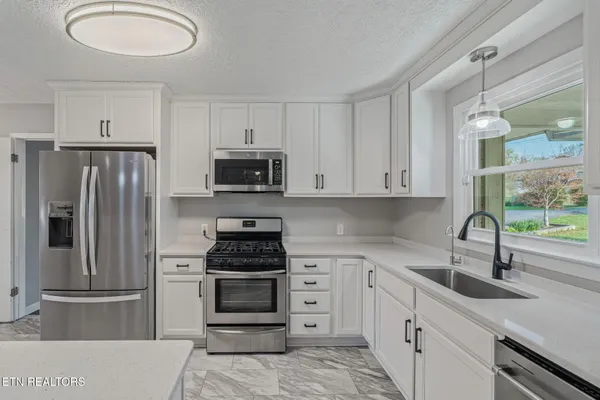 $575,000 | 7905 Brickyard Road, Powell, TN 37849