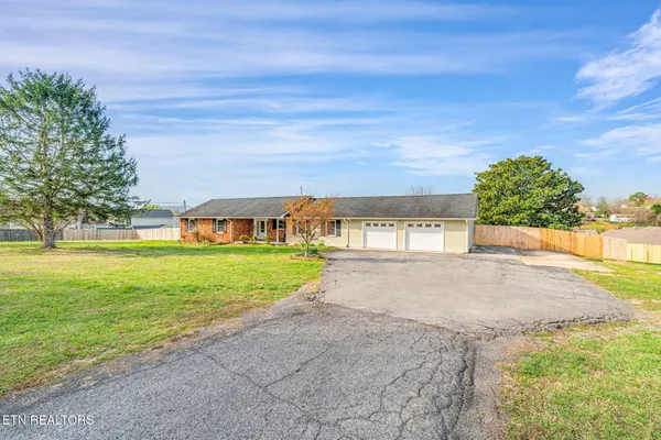 $575,000 | 7905 Brickyard Road, Powell, TN 37849