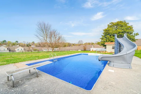 $575,000 | 7905 Brickyard Road, Powell, TN 37849