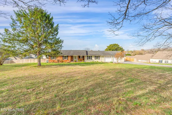 $575,000 | 7905 Brickyard Road, Powell, TN 37849