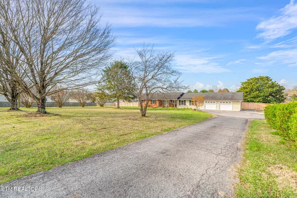 $575,000 | 7905 Brickyard Road, Powell, TN 37849