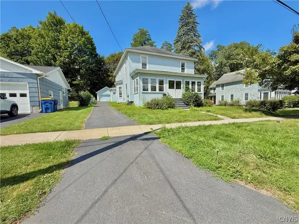$2,400 | 21 Virginia Street, Unit 1, Baldwinsville, NY 13027