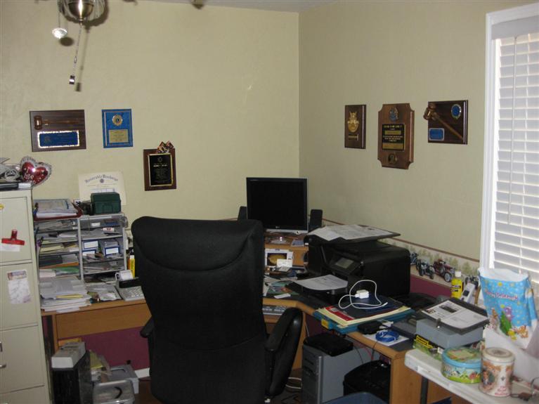 2040 Cypress Street Selma, CA 93662 - Photo 17 of 32 office or third bedroom