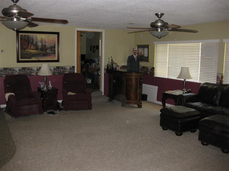 2040 Cypress Street Selma, CA 93662 - Photo 19 of 32 over 400 sq ft family room